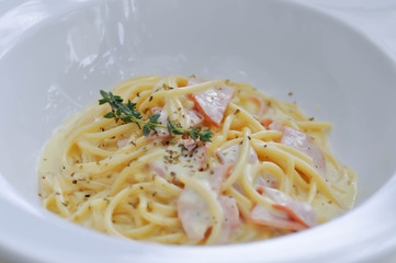 spaghetti or spaghetti carbonara