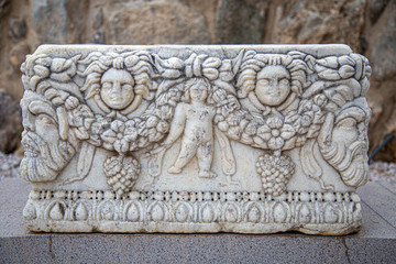 Skulpturen und Fresken in Bodrum