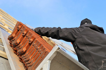 Dachdecker, Dacheindeckung