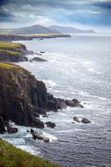 Fototapeta na wymiar Costa escarpada en Irlanda