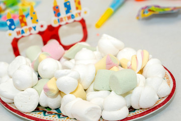I marshmallow possono essere preparati secondo una varietà di modi: i più noti sono la cottura...