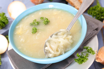 close up on onion soup