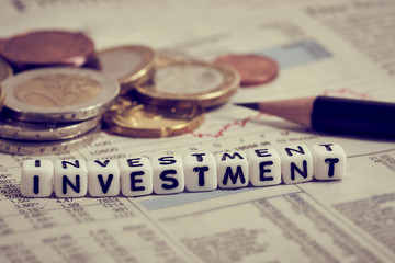 Word investment designed from square letters