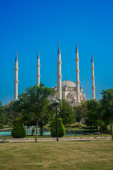 Fototapeta na wymiar Sabanci Central Mosque in Adana with Seyhan River and Trees. 