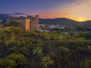 Castillo Iuminado al Atardecer