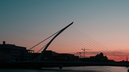 Fototapeta premium dublin bridge at sunset