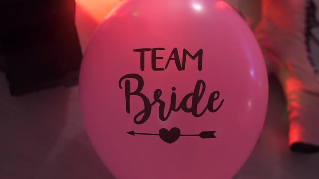 balloon with the inscription team bride
