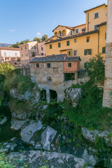 Fototapeta na wymiar Centro storico del borgo di Loro Ciuffenna in Toscana
