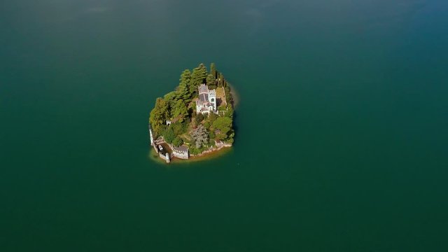 Aerial 4K - Lago D'Iseo (IT) - Isola di Loreto