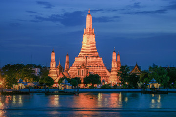 Fototapeta premium wat arun in bangkok