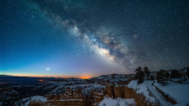 4K Timelapse of Mliky way over the Bryce Canyon, Utah, USA