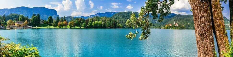 Most beautiful  lakes of Europe - scenic idyllic Bled in Slovenia © Freesurf