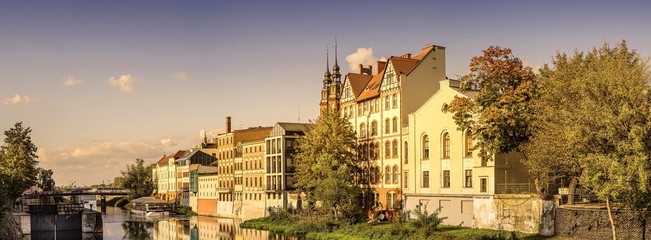 Fototapeta na wymiar stare miasto w Opolu tak zwana Opolska Wenecja