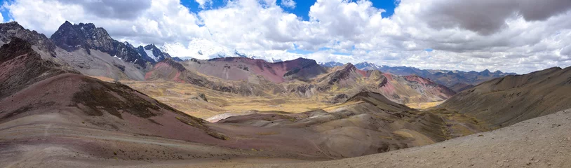Papier Peint photo Vinicunca Landscape views of the Ausungate glacier and Cordillera Vilcanota. Cusco, Peru