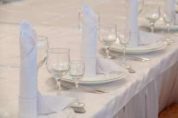 Table arrangement in very expensive haute cuisine restaurant