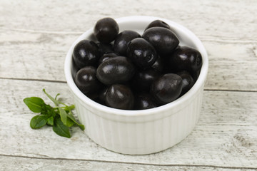 Black olives in the bowl
