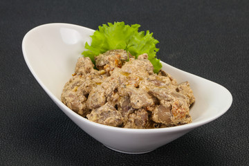 Chicken liver with cream and dry tomatoes