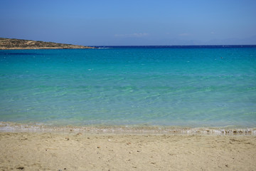 Fototapeta na wymiar Famous sandy turquoise beach of Pori in Koufonisi island, Small Cyclades, Greece