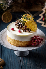 Christmas cheesecake with berries 