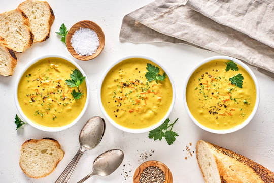 Creamy and Rich Broccoli Cheese Soup (Vegan)