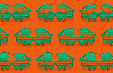 Clover Glasses Patern on Orange