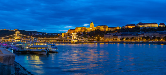 Fototapeta premium Panorama Budapest at night