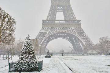 Scenic view to the Eiffel tower on a day with heavy snow