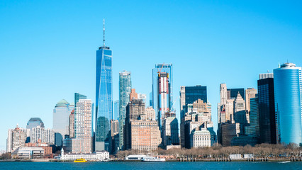 Obraz premium Nowy Jork w jasnym świetle dziennym