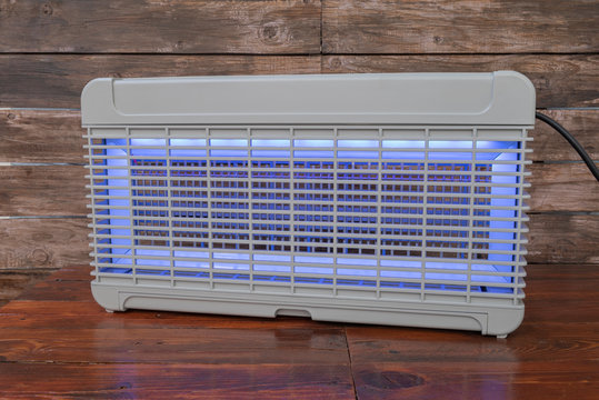 Insecticida el&eacute;ctrico, sistema de control de insectos con descarga el&eacute;ctrica