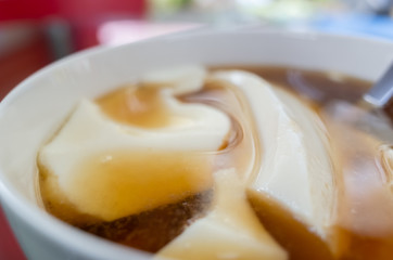 taiwanese traditional snack of tofu pudding