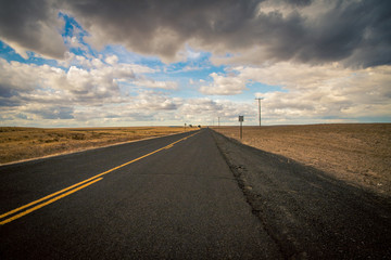empty highway in the palouse