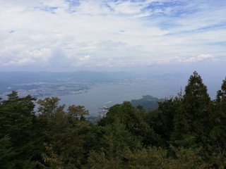 Fototapeta na wymiar 弥山山頂の風景