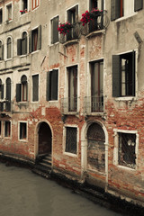 Fototapeta na wymiar Venetian house in the city center