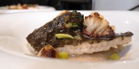 Imágenes de comidas obtenidas en diversos restaurantes de comida mediterránea en la ciudad de Barcelona.