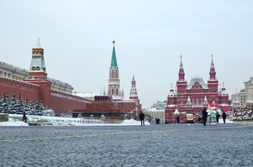 Obraz premium Moscow, Russia - February 8, 2018: Winter view of Red square, Moscow Kremlin and Historical Museum
