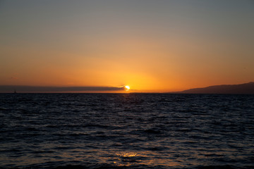 Atardecer sobre el mar en Santa Mónica