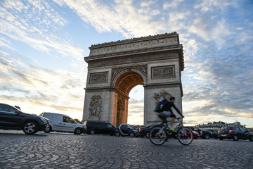 arch the triomphe in paris
