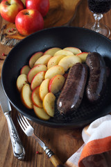 Fried blood sausage and apples