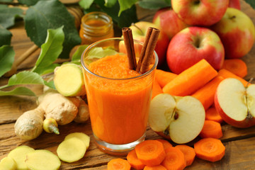frullato di mele carote e ginger
