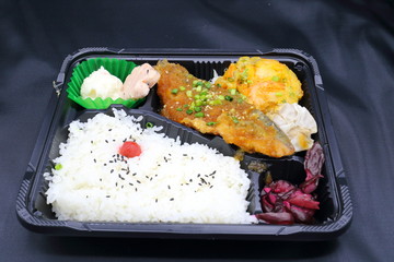 サバ弁当