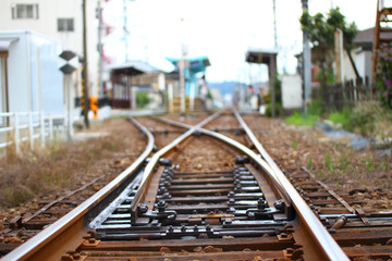 2本に分岐する線路 (福井県、福井市、えちぜん鉄道)
