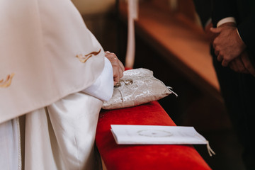 Eheschließung in der Kirche Ringtausch