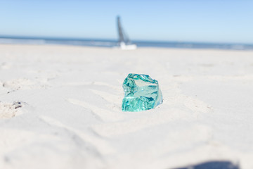 Glasbrocken im Meer Salzwasser Glas