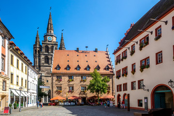 Sankt Gumbertus Kirche und Rathaus, Ansbach, Bayern, Deutschland 