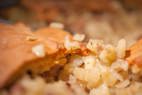 Tatar national meat pie - balish