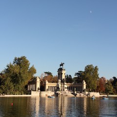Fototapeta na wymiar Madrid - Retiro Park. Spain landmark.
