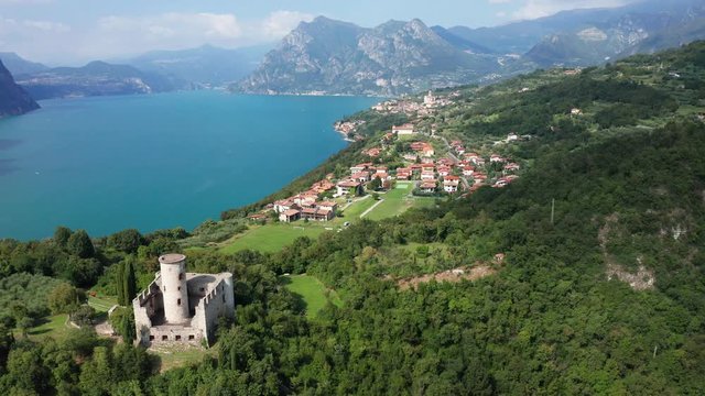 Aerial 4K - Lago D'Iseo (IT) - Monte Isola - vista del Castello Oldofredi 