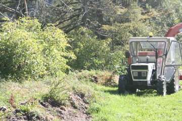 Traktor auf der Alm