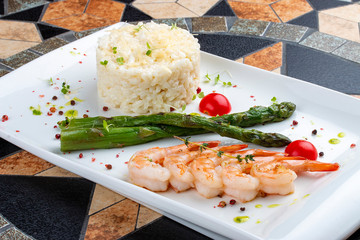 Shrimp and asparagus risotto