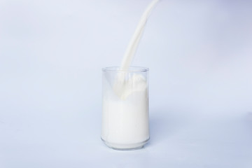 Pour the milk into a glass